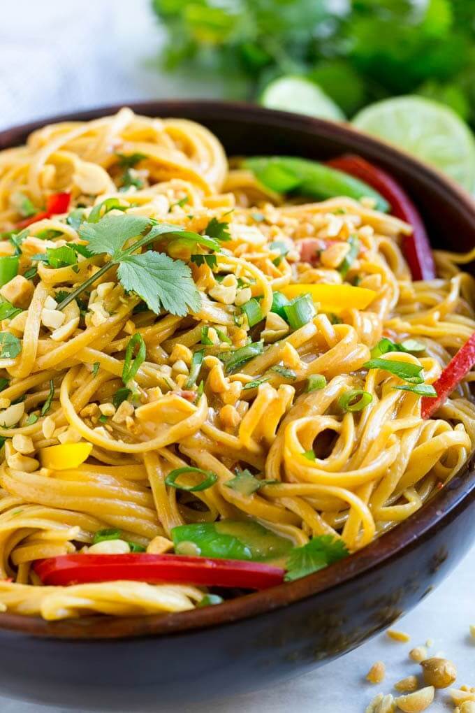 FIDEOS TAILANDESES CON MANÍ
