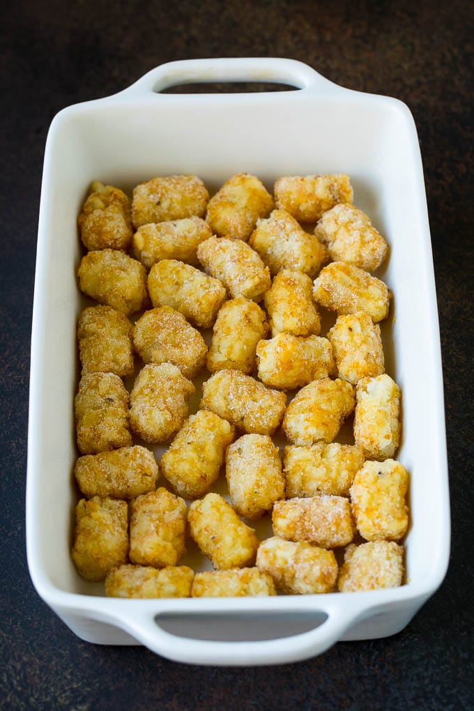 Bacalao a la patata en un cazo.