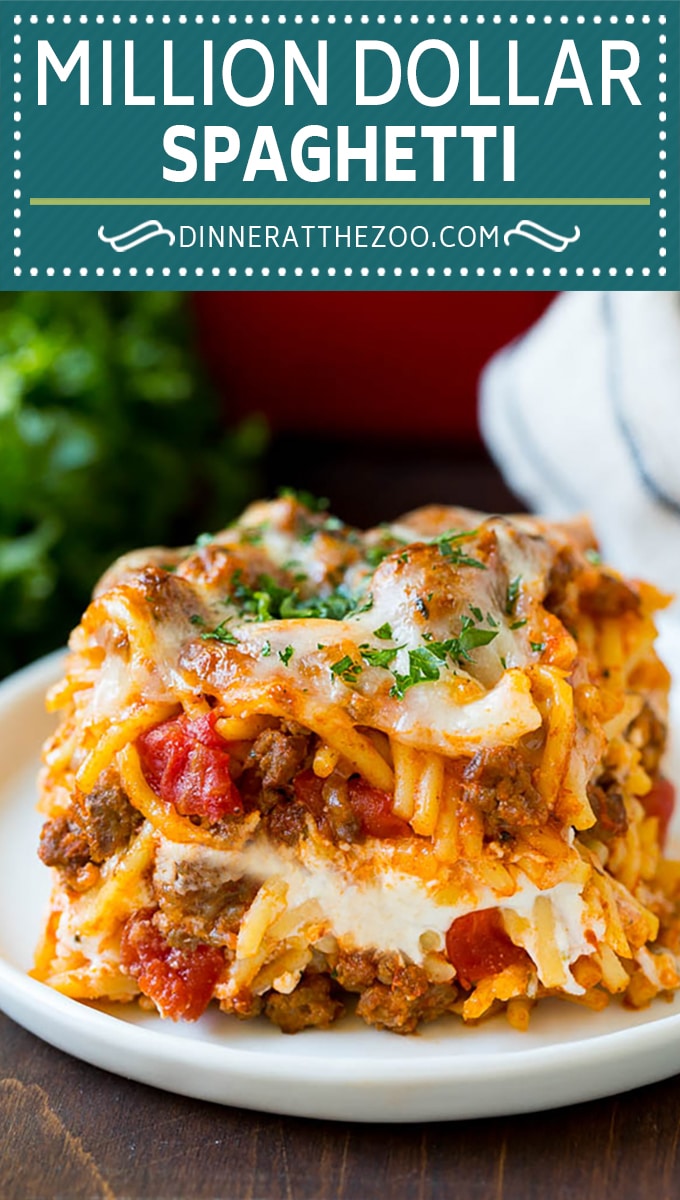 Estos fideos de un millón de dólares son fideos tiernos mezclados con una salsa abundante, luego cubiertos con cuatro tipos de queso y cocinados a la perfección.