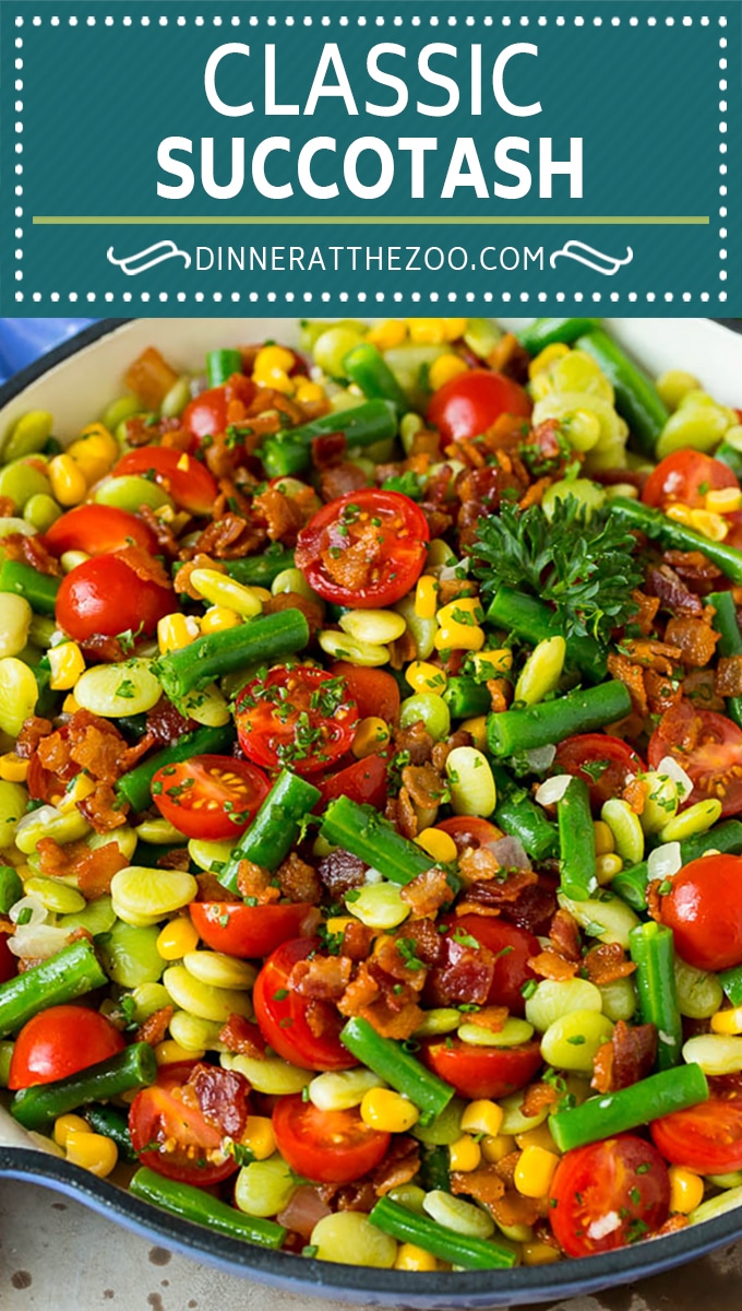 Esta receta de succotash es una combinación de tocino, maíz, tomates y frijoles de Lima, todos cocinados juntos para crear una guarnición colorida y deliciosa.