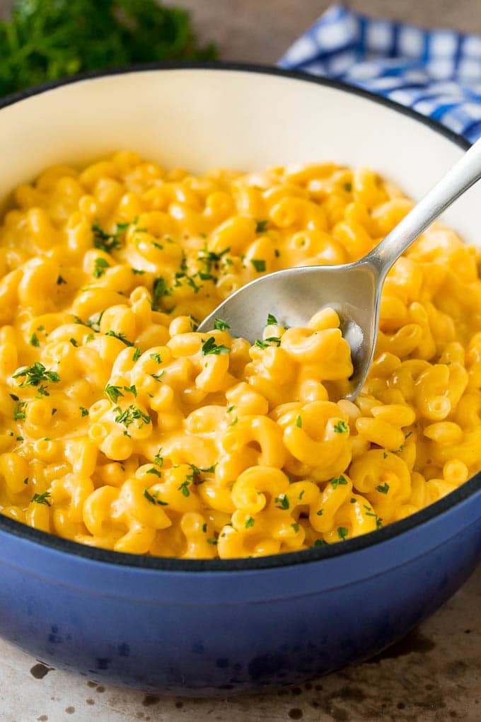 Macarrones con queso en la estufa