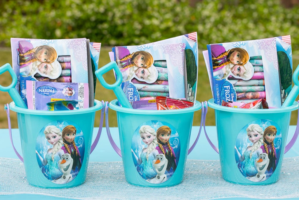 Cómo organizar una fantástica fiesta de cumpleaños congelada sin gastar mucho dinero.  ¡Ideas para decoraciones, comida, actividades y más!