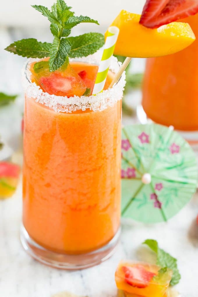 Agua Fresca De Mango De Fresa