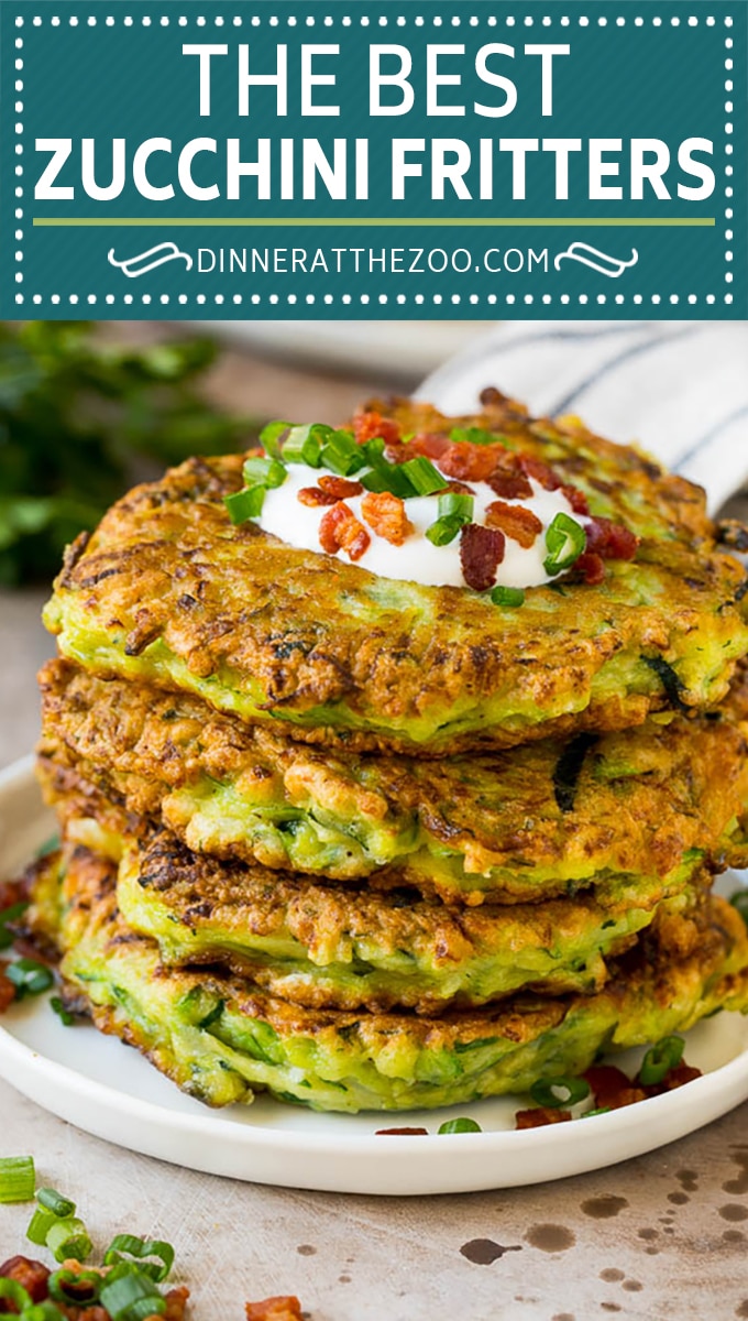 Estos buñuelos de calabacín son albóndigas crujientes rellenas de calabaza rallada y aromatizadas con ajo y hierbas.