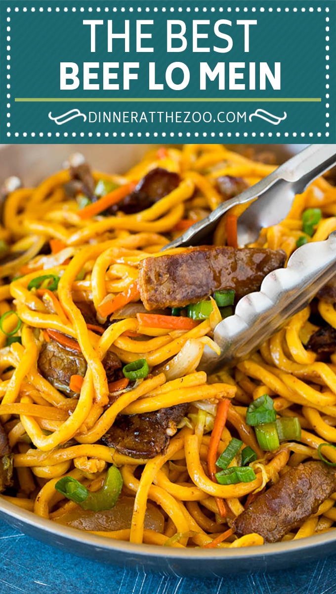 Este lo mein de ternera es un filete salteado y verduras mezcladas con fideos de huevo en una salsa salada.