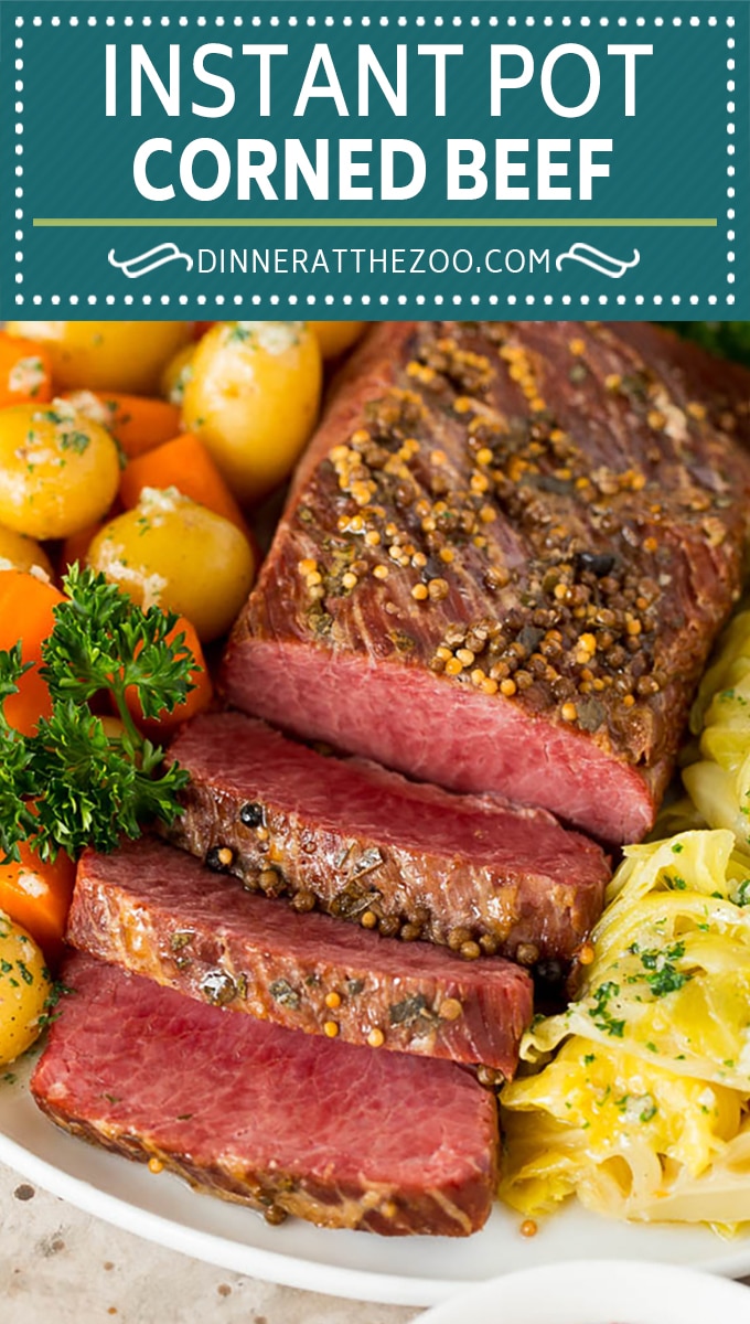 Esta carne en conserva instantánea se cocina a presión hasta que esté tierna, luego se sirve con papas, repollo y zanahorias.