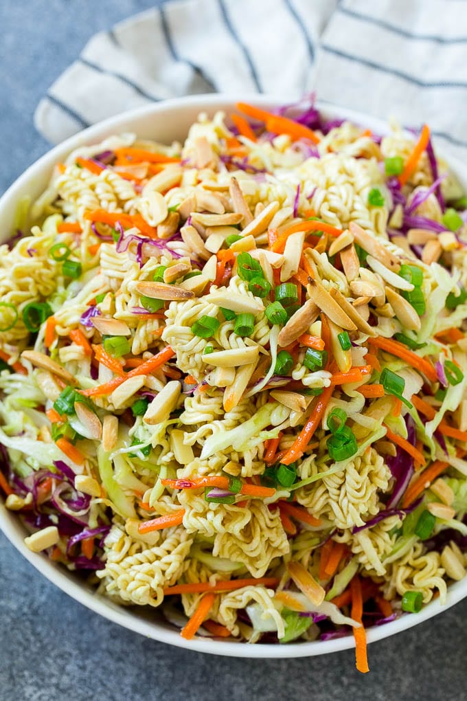 Ensalada de fideos ramen