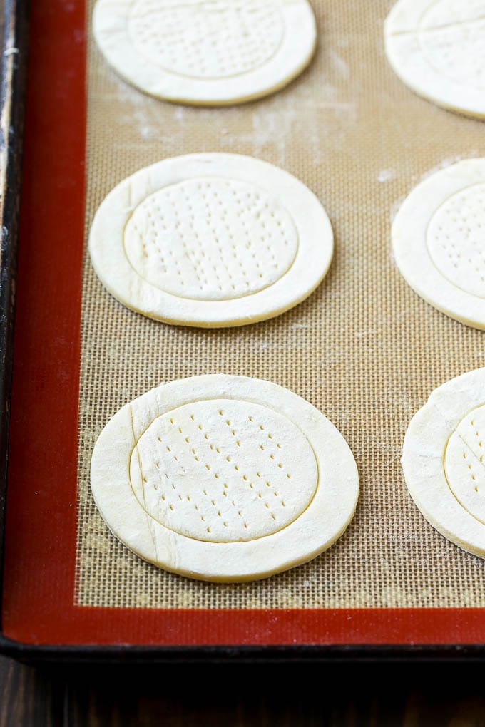 Los anillos de hojaldre son la base del queso crema danés casero.