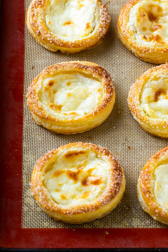 Queso crema danés al horno.