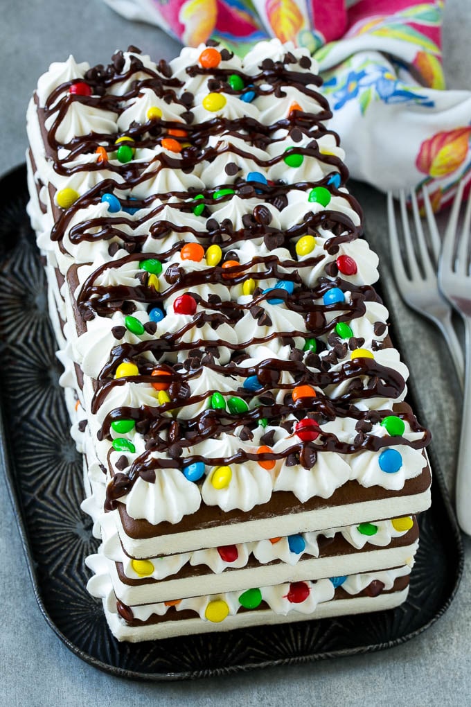 Pastel helado en capas