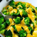 Brócoli con salsa de queso