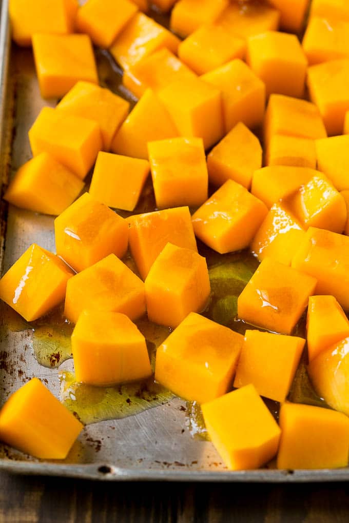 Dados de calabaza rebozados en aceite de oliva, azúcar morena y sirope de arce.