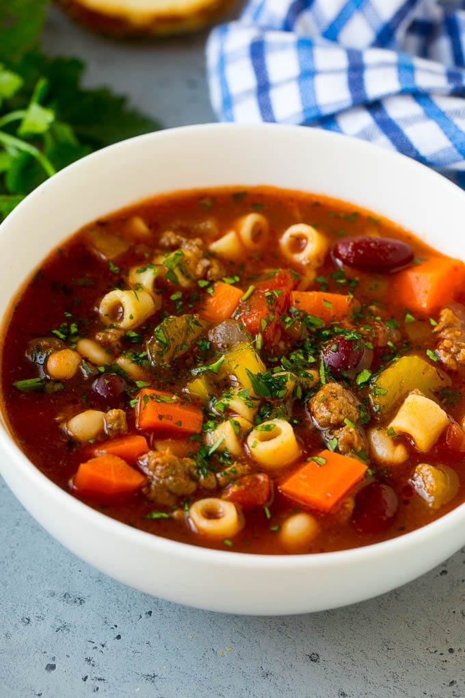 Sopa de pasta y frijoles