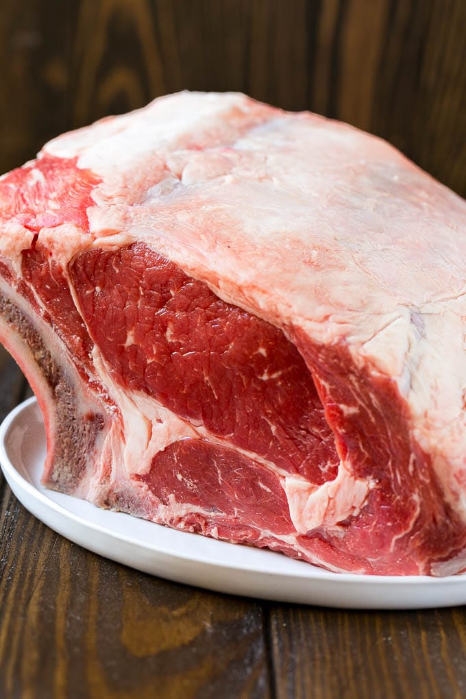 Un asado de costilla cruda.