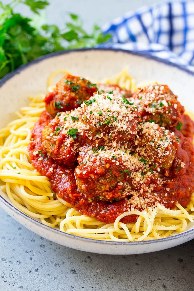 Albóndigas cocidas a fuego lento (estilo italiano)
