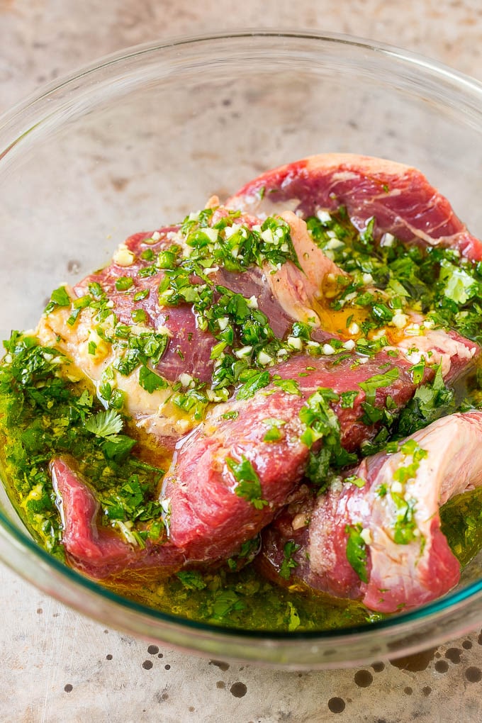 Receta de Tacos Carne Asada | Tacos de carne | Tacos Steak | Carne Asada #steak #meat #beef #tacos #avocate #dinner #dinneratthezoo Filete de falda marinado en cítricos, cilantro, jalapeño y aceite de oliva.
