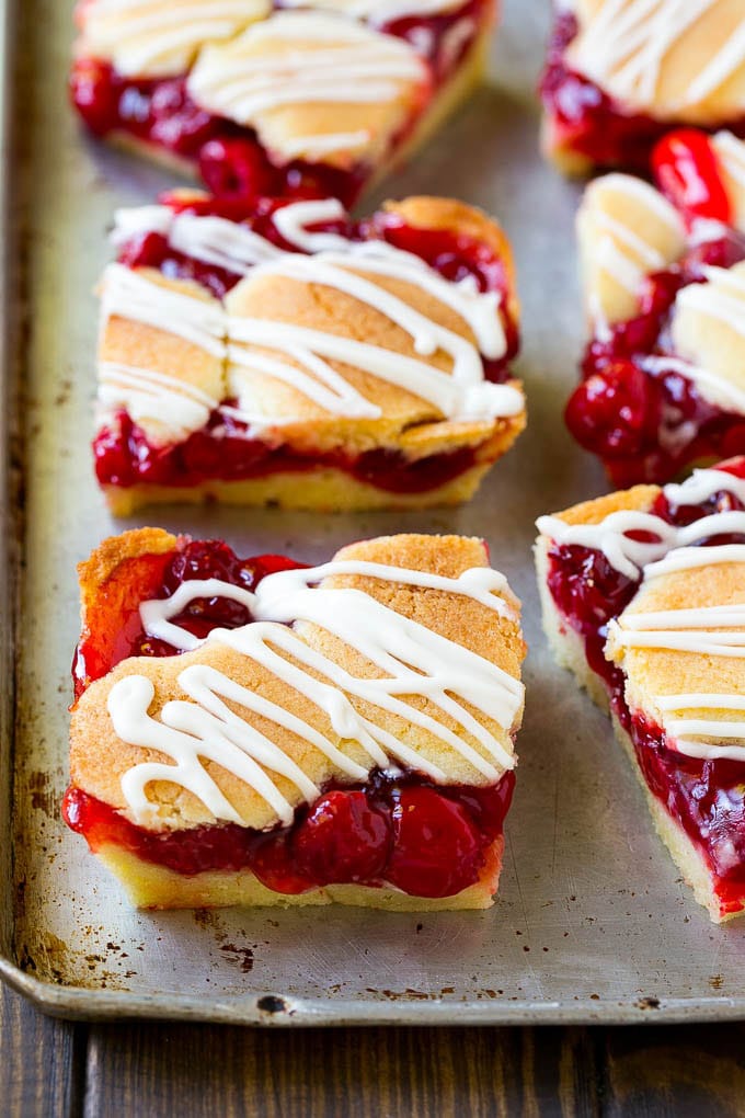 Barritas de cereza con glaseado de vainilla