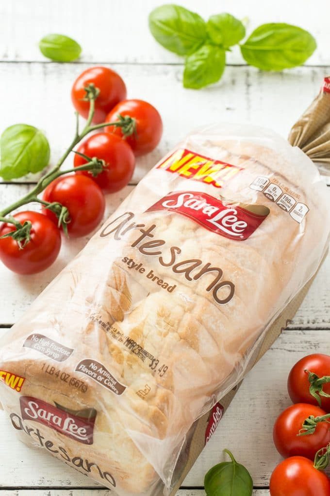 Sándwich Caprese | Receta de sándwich de queso a la parrilla #sandwich #caprese #Queso #Queso a la parrilla #Almuerzo # Cena #Cazuelas online#aguacate Una hogaza de pan Sara Lee Artesano.