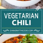 Este chile vegetariano es una mezcla de vegetales coloridos, dos tipos de frijoles y tomates.