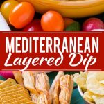 Esta salsa mediterránea en capas comienza con una base de queso feta batida y se cubre con alcachofas, aceitunas, tomates secos y piñones.  Listo en unos 10 minutos, ¡es el aperitivo perfecto para la fiesta!