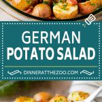 Esta ensalada de papas alemana está hecha con papas nuevas hervidas mezcladas con tocino picante y salsa de mostaza, luego adornada con hierbas frescas.
