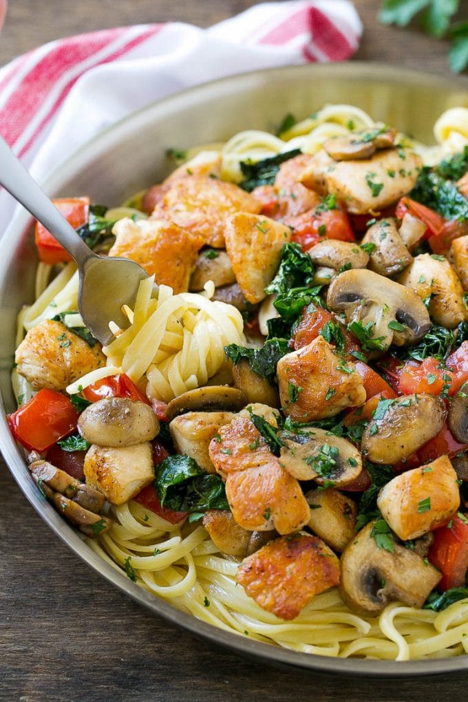 Pasta de pollo toscana