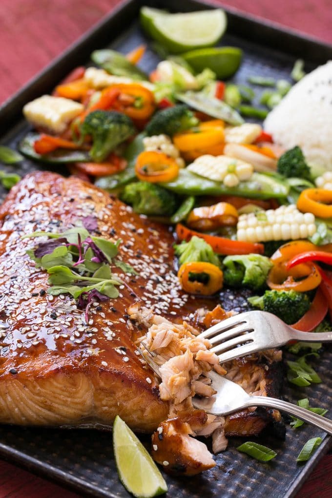 Salmón asiático con verduras
