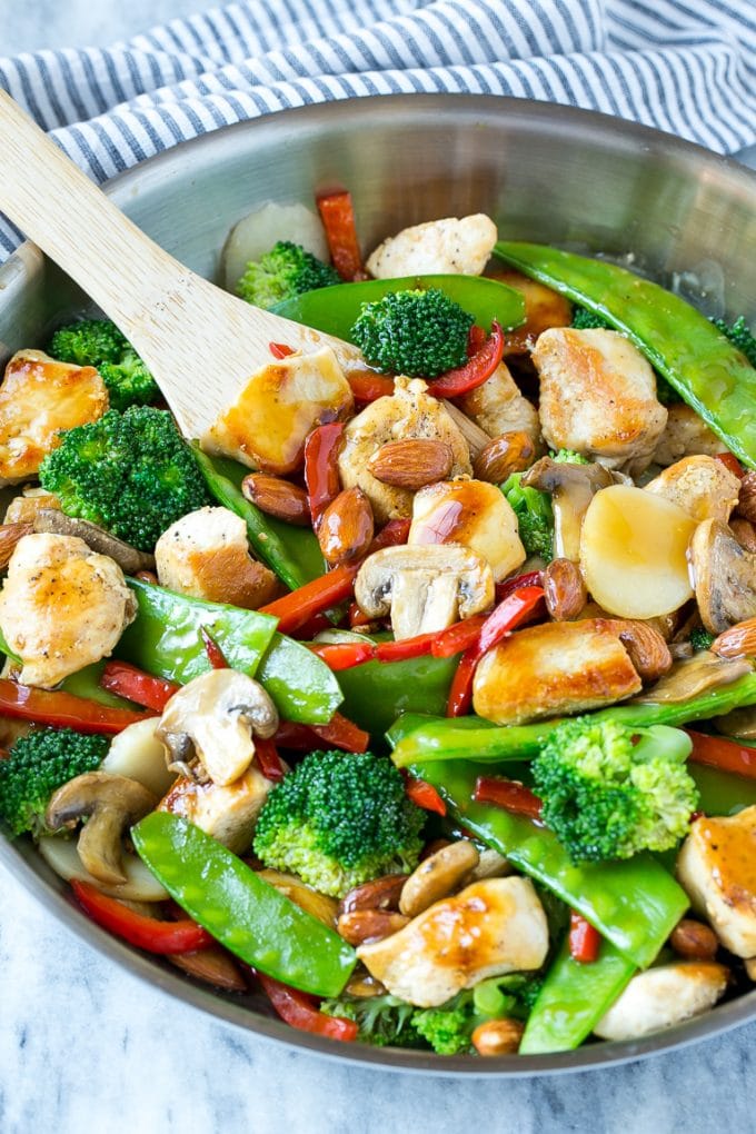 Ding de pollo y almendras