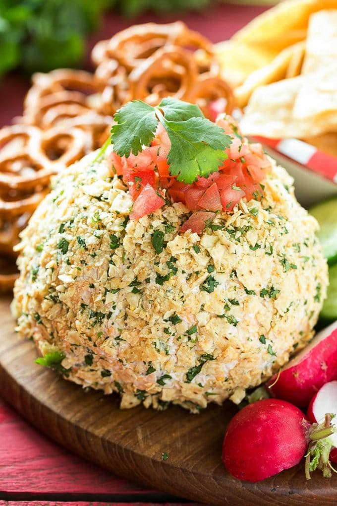Bola de queso cheddar jalapeño