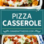 Esta pizza a la cazuela es una pasta cocida a fuego lento en salsa de tomate con pimientos, salchicha, aceitunas y pimientos.