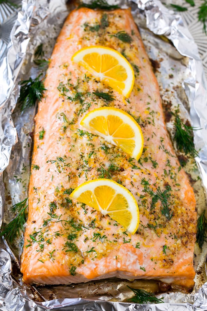 Salmón en papillote con limón y eneldo