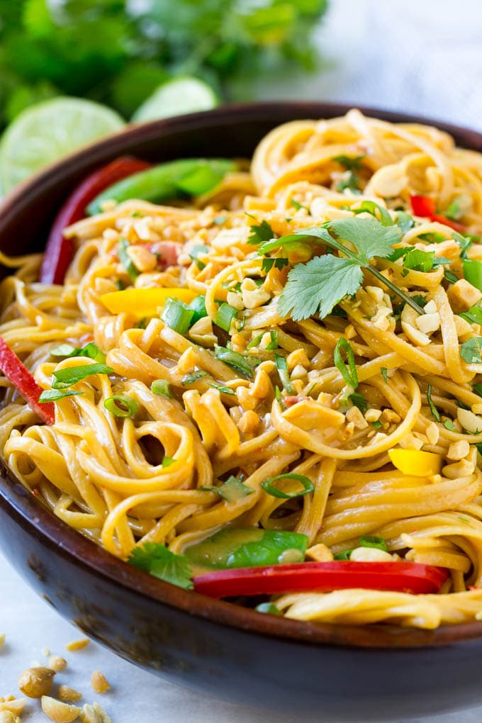 Fideos tailandeses de maní