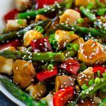 Teriyaki Chicken Stir-Fry es una opción de cena fácil y saludable.