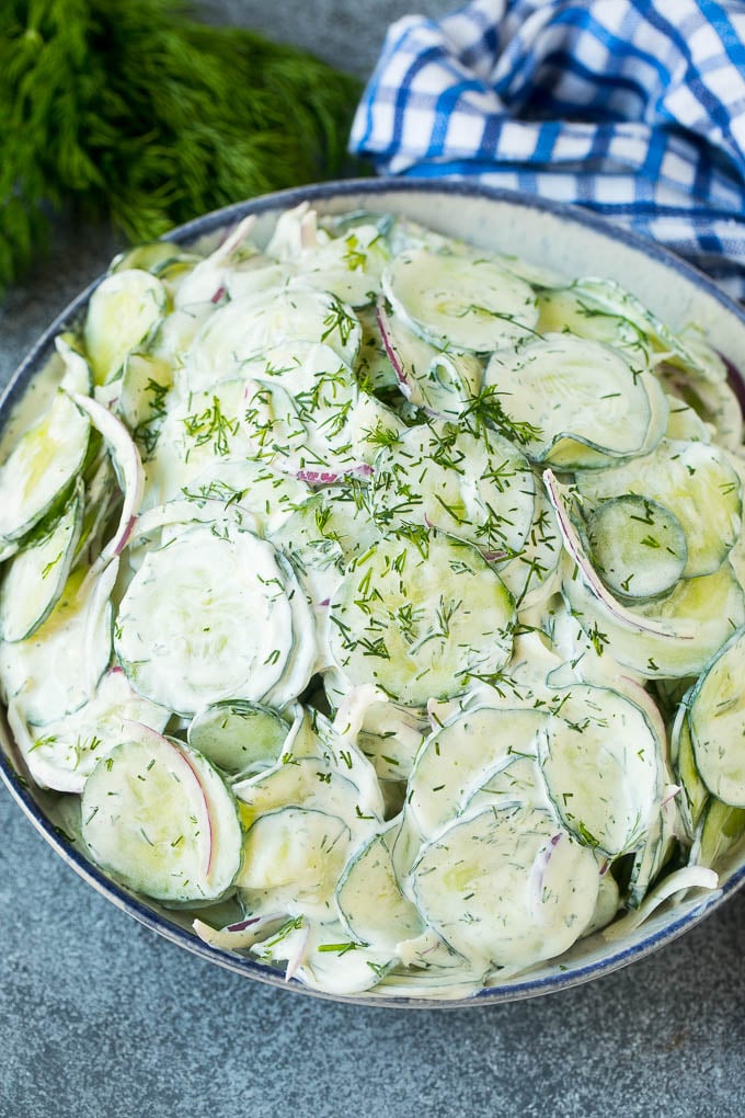 Ensalada de pepino cremosa